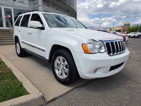 Used 2008 Jeep Grand Cherokee Limited w/ Trailer Tow Group IV AWD/4WD image 3