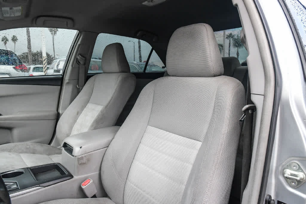 Used 2017 Toyota Camry LE FWD image 18