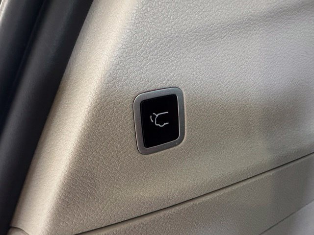 Used 2023 Chrysler Pacifica Touring-L FWD image 42
