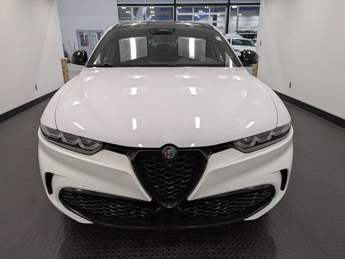 Used 2024 Alfa Romeo Tonale Veloce image 2