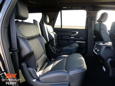 New 2025 Ford Expedition Max Platinum w/ Stealth Appearance Package image 12