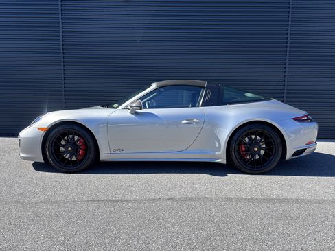 Certified 2019 Porsche 911 image 3