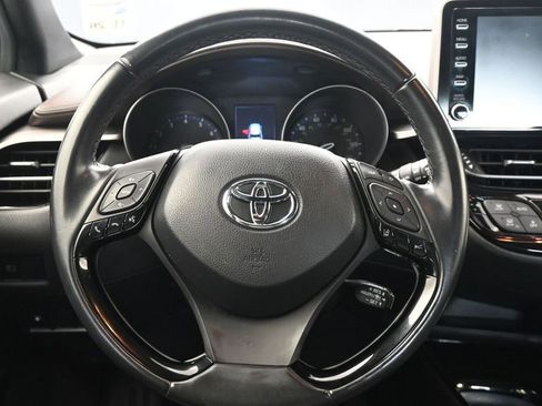 Used 2019 Toyota C-HR Limited FWD image 26