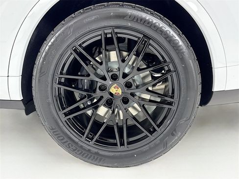 New 2026 Porsche Cayenne E-Hybrid Coupe image 33