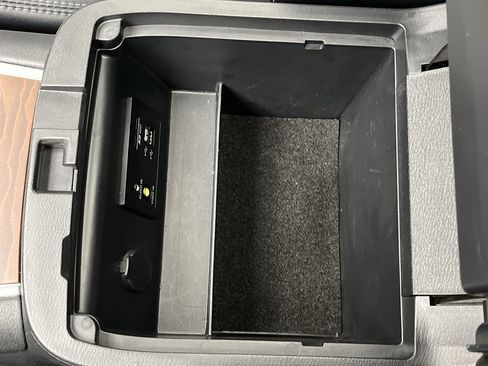 Used 2019 Nissan Pathfinder Platinum image 27