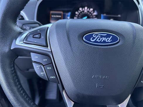 Used 2024 Ford Edge SEL image 25