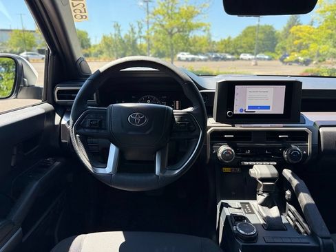 Certified 2025 Toyota Tacoma SR5 AWD/4WD image 23