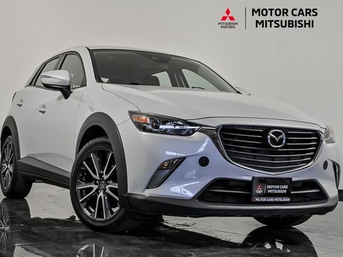 Used 2018 MAZDA CX-3 Touring FWD image 1