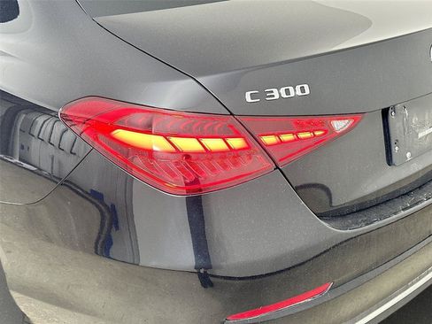 Certified 2022 Mercedes-Benz C 300 4MATIC Sedan image 9
