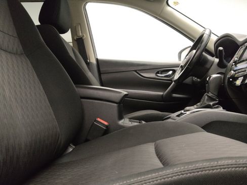 Used 2020 Nissan Rogue SV AWD/4WD image 19