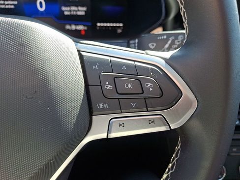 Used 2022 Volkswagen Taos SE w/ Panoramic Sunroof Package image 22