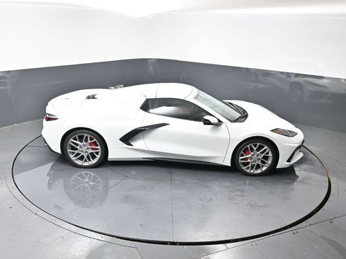 Used 2024 Chevrolet Corvette Stingray Preferred Conv w/ Stealth Interior Trim Package RWD image 15