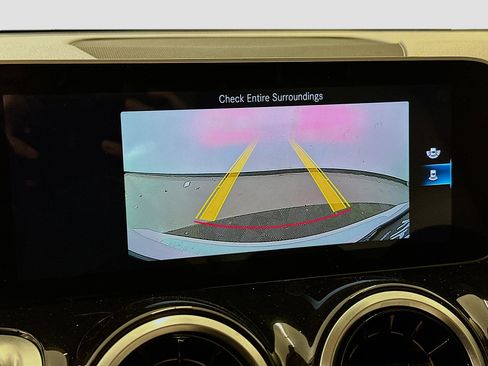 Used 2021 Mercedes-Benz GLB 250 4MATIC image 22