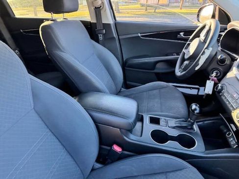 Used 2018 Kia Sorento FWD V6 image 29