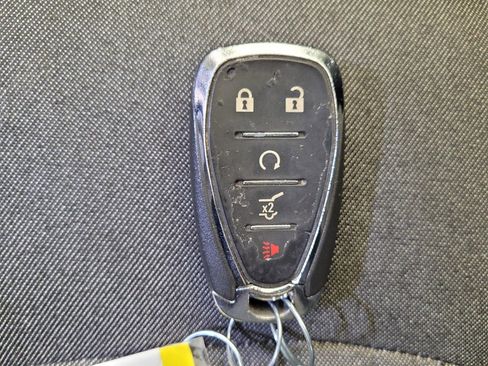 Used 2019 Chevrolet Equinox LT w/ Sun & Navigation Package image 32