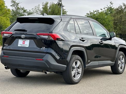 Certified 2025 Toyota RAV4 LE AWD/4WD image 4