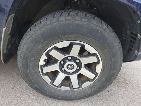 Used 2019 Toyota 4Runner TRD Off-Road Premium AWD/4WD image 2