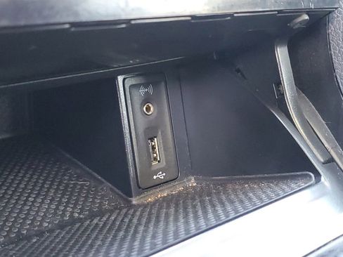 Used 2017 Volkswagen Golf S image 27