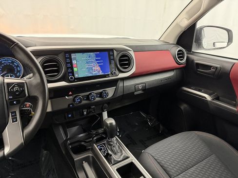 Used 2020 Toyota Tacoma SR5 image 13