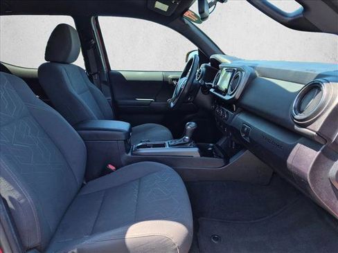 Used 2017 Toyota Tacoma TRD Sport w/ Tow Package RWD image 20