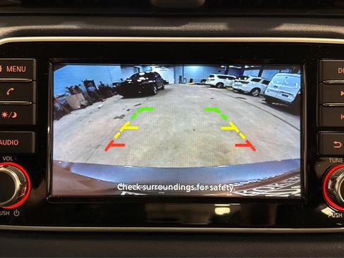 Used 2025 Nissan Versa SV image 27