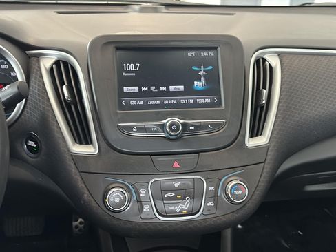 Used 2018 Chevrolet Malibu LS FWD image 16