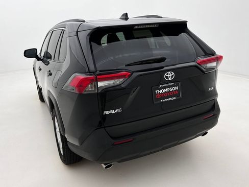Used 2021 Toyota RAV4 XLE image 8