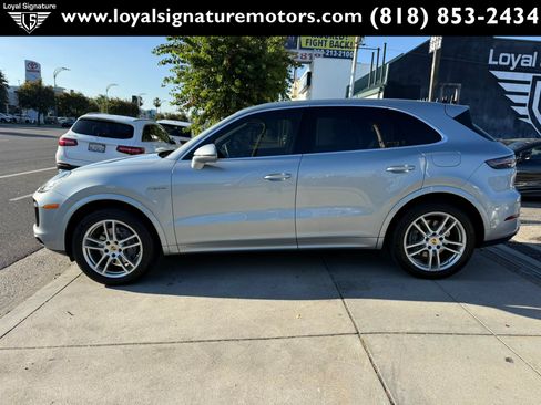 Used 2021 Porsche Cayenne E-Hybrid AWD/4WD image 4