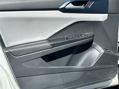 Used 2022 Volkswagen Taos SE image 10