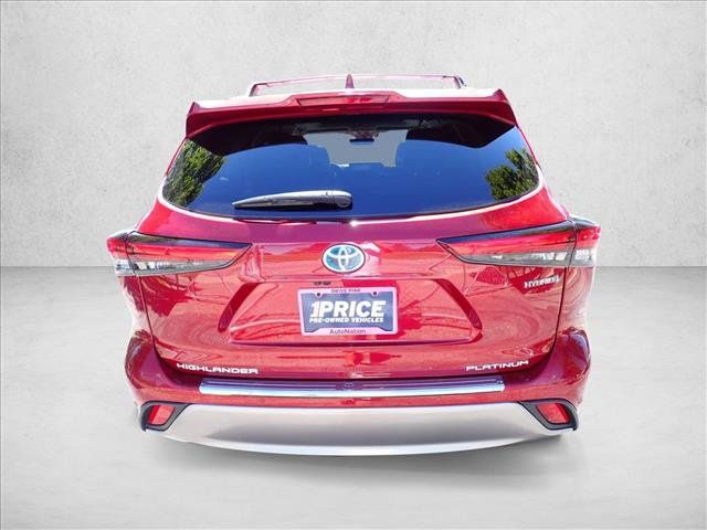 Certified 2021 Toyota Highlander Platinum AWD/4WD image 3