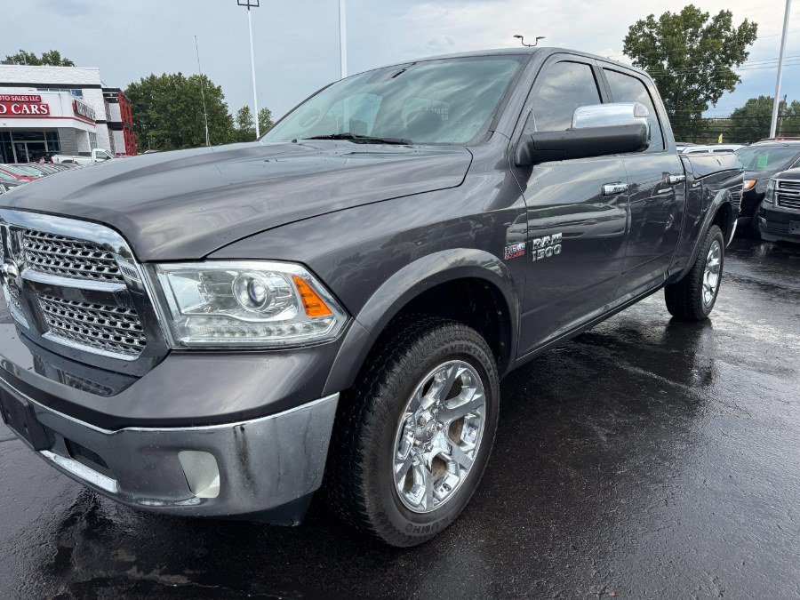 Used 2018 RAM 1500 Laramie AWD/4WD image 9