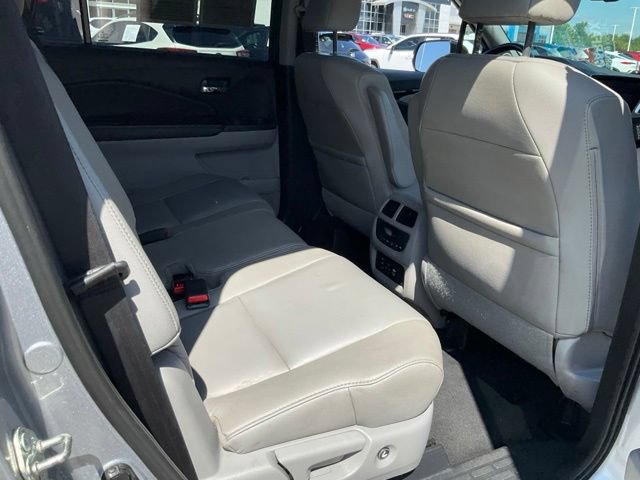 Used 2016 Honda Pilot Touring image 21