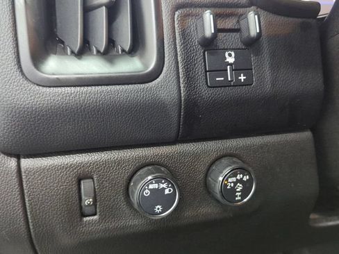 Used 2022 Chevrolet Colorado ZR2 AWD/4WD image 10