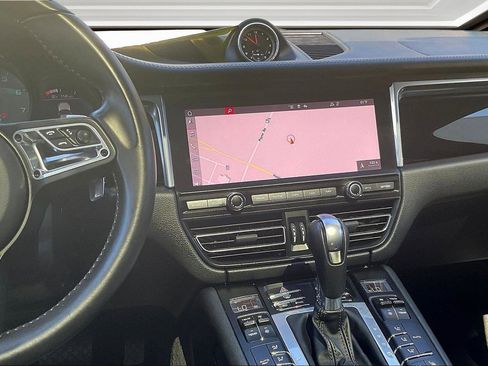 Used 2021 Porsche Macan S image 6