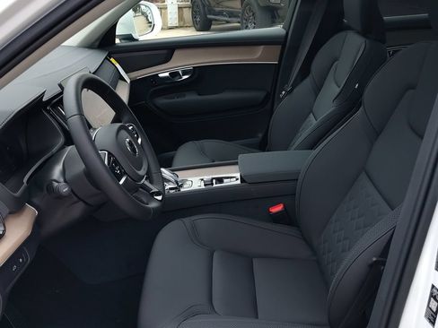 New 2026 Volvo XC90 T8 Plus w/ Protection Package Premier AWD/4WD image 16