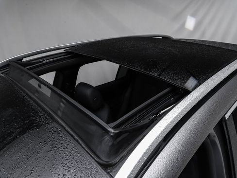 New 2026 Mercedes-Benz GLB 250 4MATIC image 5