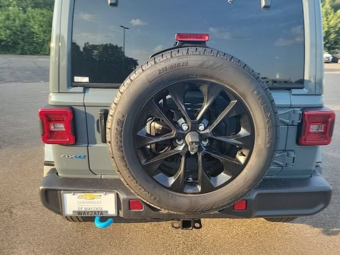 Used 2024 Jeep Wrangler Unlimited Sahara AWD/4WD image 18