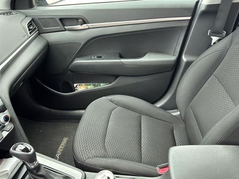 Used 2020 Hyundai Elantra SE w/ Cargo Package (C1) FWD image 10