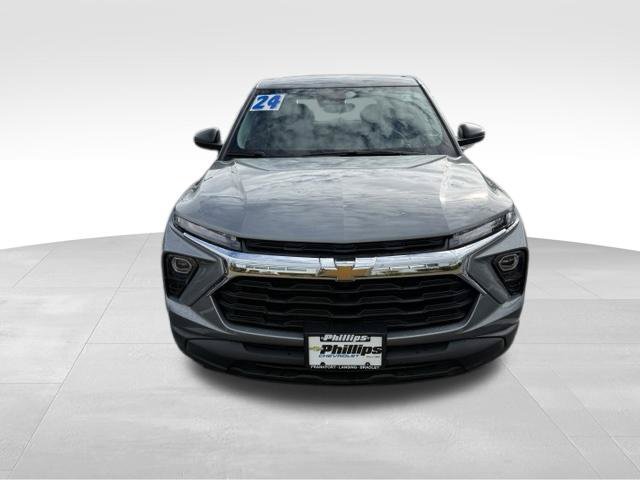 Used 2024 Chevrolet TrailBlazer LS FWD image 2