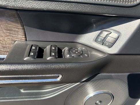 Used 2019 Ford Expedition Limited w/ Equipment Group 302A image 11