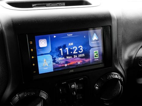 Used 2017 Jeep Wrangler Unlimited Rubicon image 30