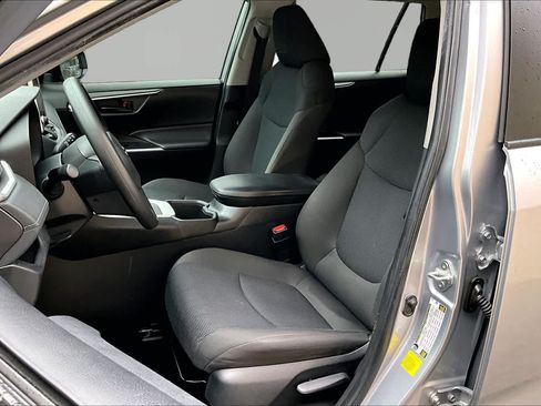 Certified 2024 Toyota RAV4 LE AWD/4WD image 8