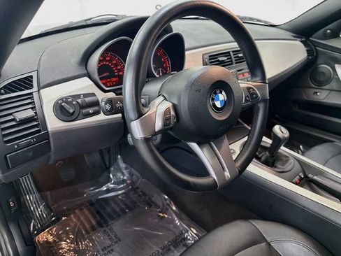 Used 2005 BMW Z4 3.0i RWD image 9