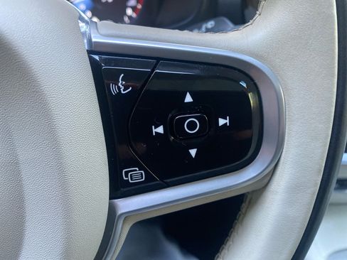 Used 2022 Volvo V60 T5 Cross Country w/ Advanced Package image 11