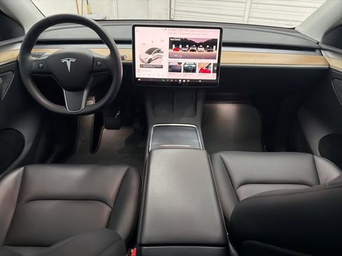 Used 2023 Tesla Model Y Long Range image 22