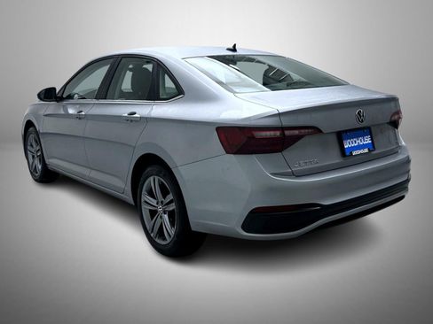 Used 2024 Volkswagen Jetta SE image 7