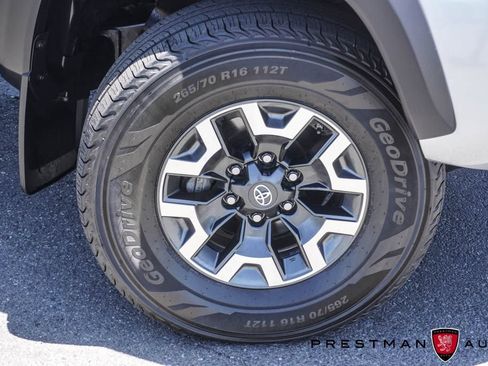 Used 2021 Toyota Tacoma TRD Off-Road AWD/4WD image 11