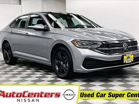 Used 2023 Volkswagen Jetta SE image 1