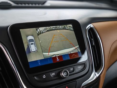 Used 2018 Chevrolet Equinox Premier image 23