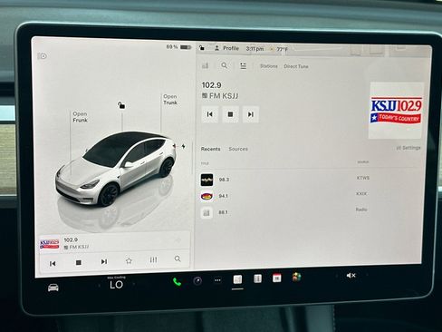 Used 2023 Tesla Model Y Long Range image 25
